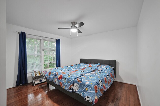 Building Photo - 18420 Shady View Ln