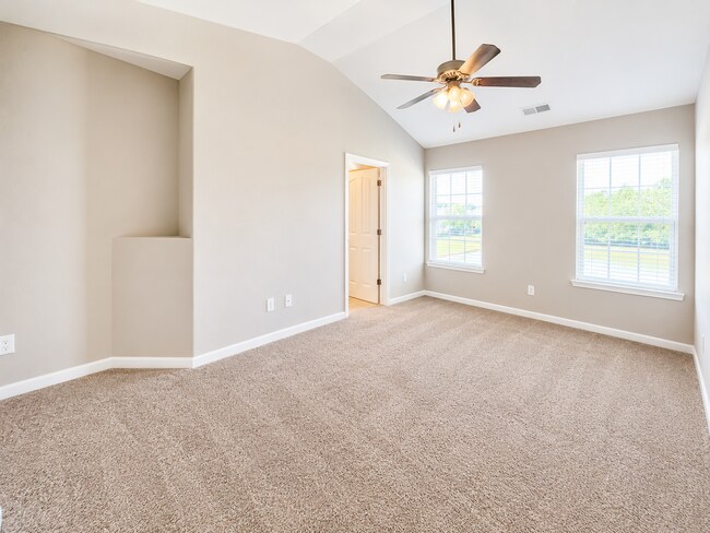 Building Photo - 2 bedroom 2.5 bath townhome in Spring Lakes