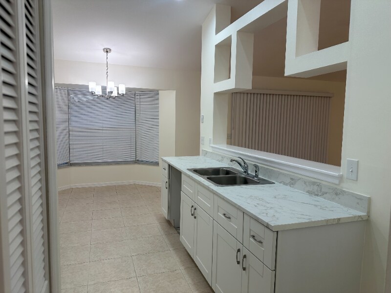 Building Photo - 914 SW Cecil Ln