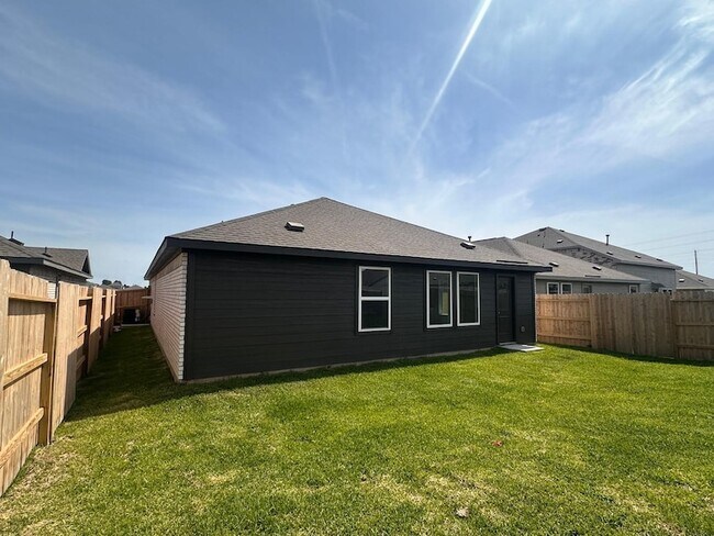 Building Photo - 26906 Rosebay Wds Dr