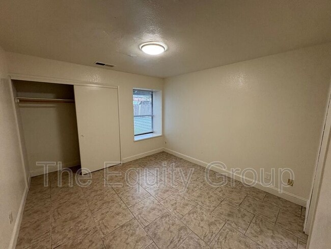 Building Photo - 1642 N Goddard St