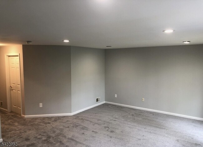 Building Photo - 30 Birch Terrace