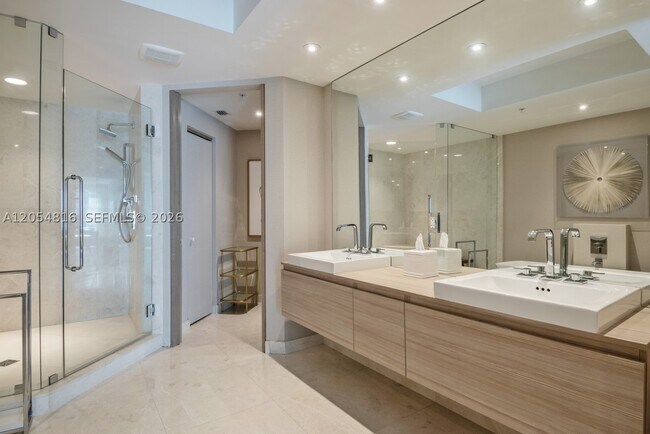 Building Photo - 17301 Biscayne Blvd