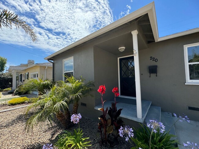 Building Photo - 220 Castaic Ave