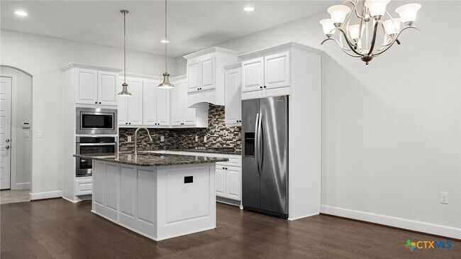 Building Photo - 961 N Academy Ave