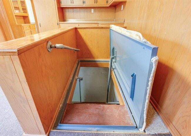 Building Photo - 4325 SE 12th St