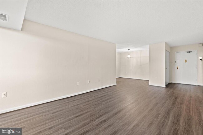Building Photo - 5300 Holmes Run Pkwy