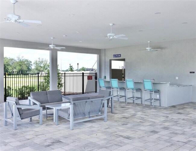 Building Photo - 8248 SW 67th Ave