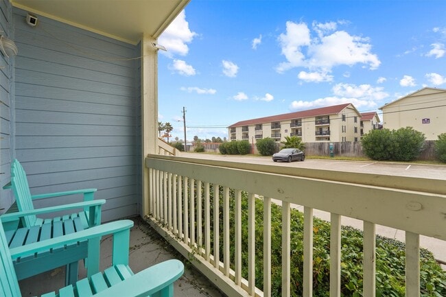 Building Photo - 7000 Seawall Blvd