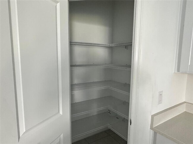 Building Photo - 2946 Canary Ave