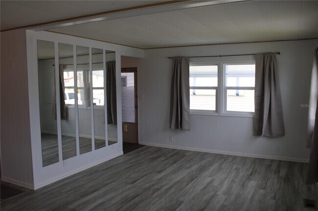 Building Photo - 204 50th Ave Dr W