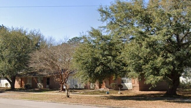 Building Photo - 66 Gerald Robinson Dr