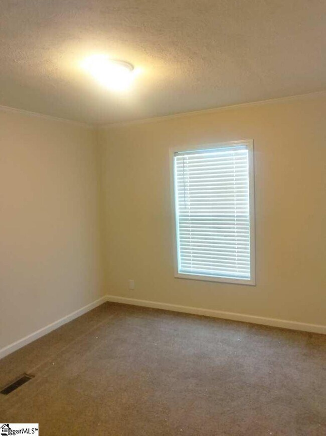 Building Photo - 5 Charles St