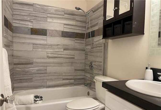 Building Photo - 1059 McDow Dr