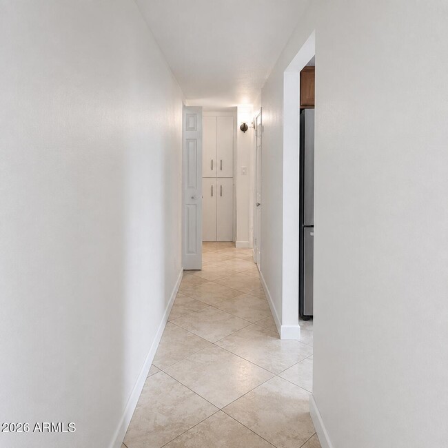 Building Photo - 4326 E Glenrosa Ave