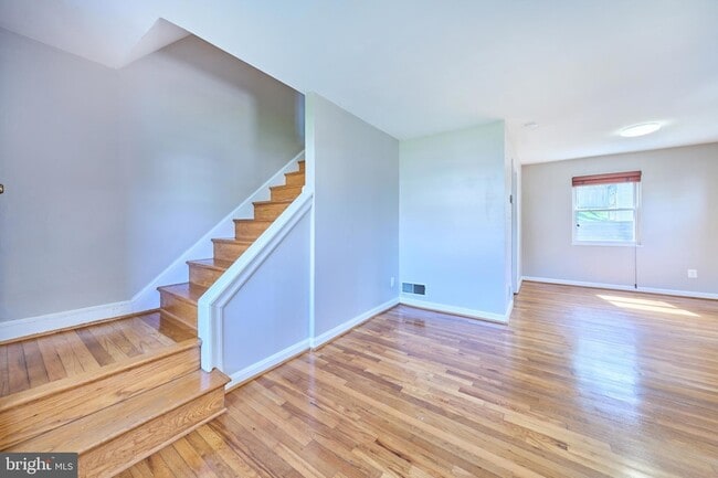 Building Photo - 2319 Riverview Terrace