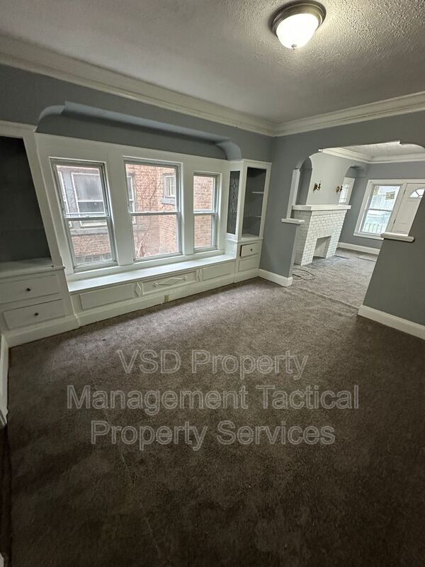 Building Photo - 3289 E 143rd St