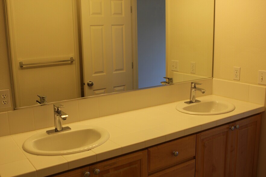 Master Bath - 17234 SW Pleasanton Ln