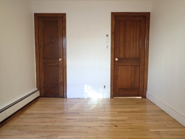 Building Photo - 207 Carlton Ave