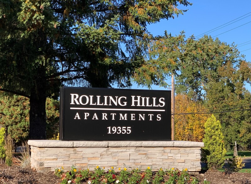 Primary Photo - Rolling Hills Apartments