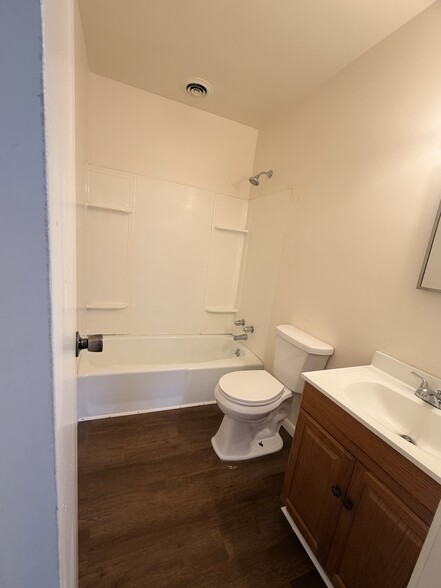 Bath - 330 Bessemer Ave