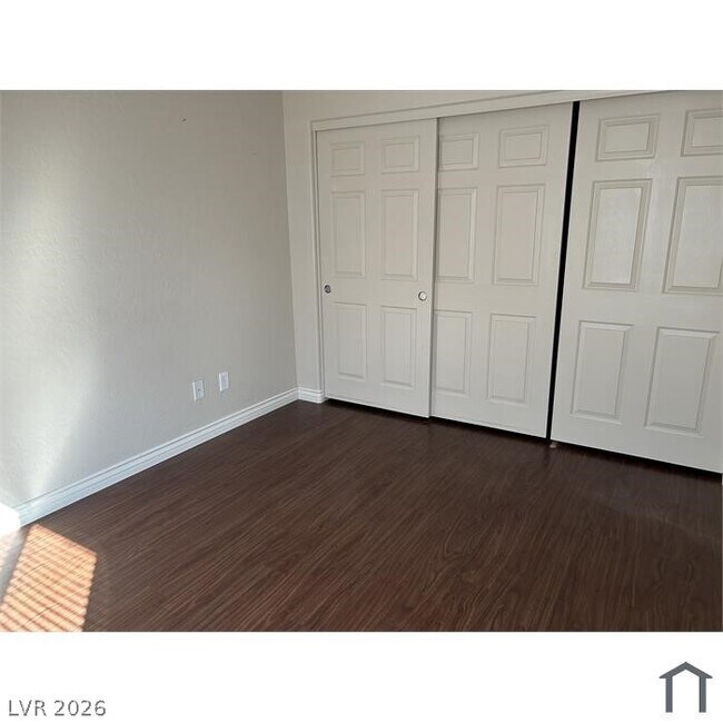Building Photo - 2660 Lochleven Way