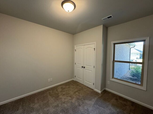 Building Photo - New construction home with move in special!