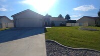 Building Photo - Stylish 3-Bedroom in Prime West Richland L...