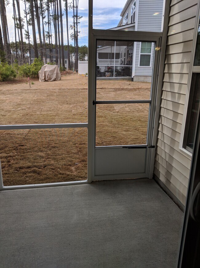 Building Photo - 1385 Southpoint Trail