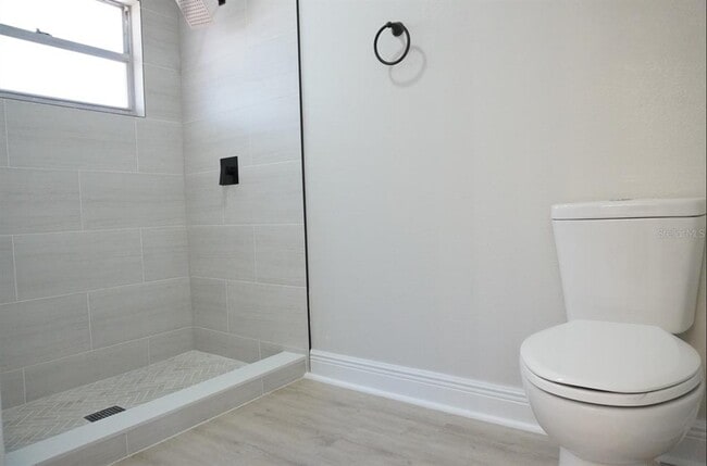 Building Photo - 7811 Bay Cedar Dr