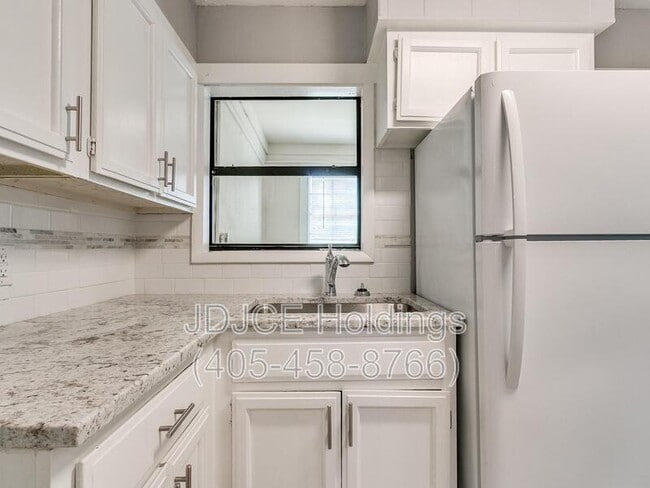 Building Photo - 422 Wilson Dr