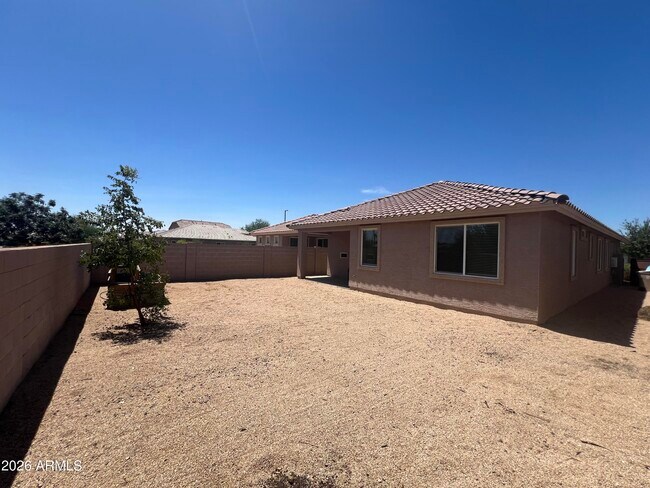 Building Photo - 19 N 197th Dr
