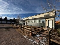 Building Photo - Forest Edge Rd (640)