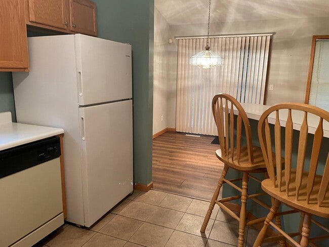 Building Photo - 1221 Alex Way