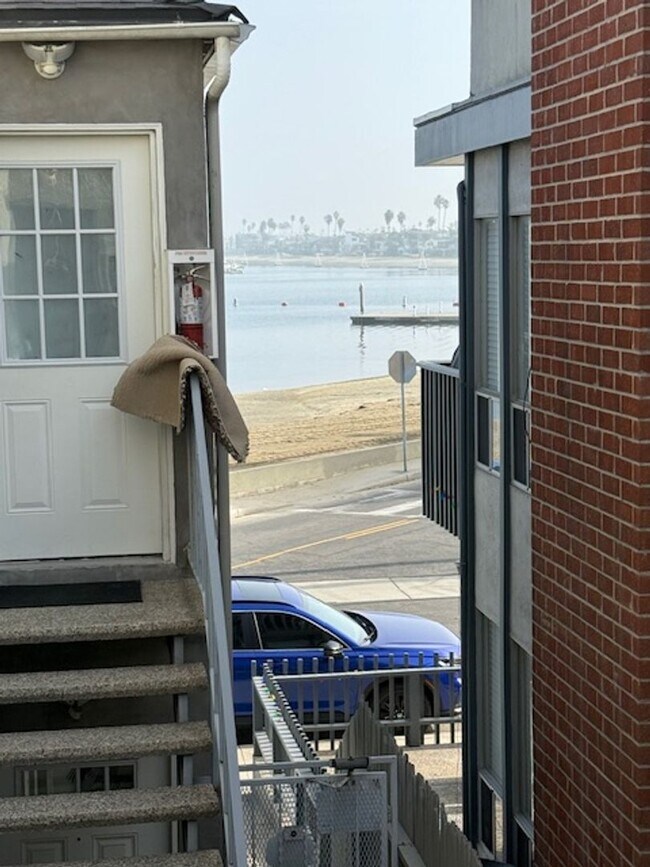 Building Photo - 423