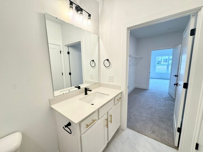 Building Photo - Beautiful NEW 2-Bed, 2- Bath Apartment in Rock Hill!