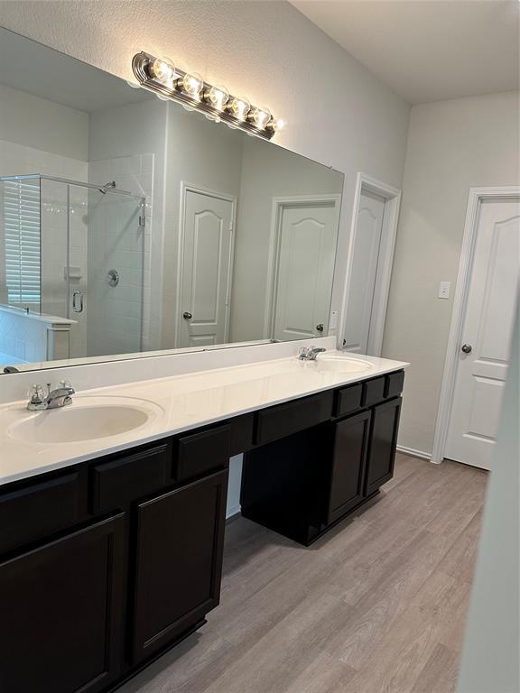 Building Photo - 652 Woodhaven Lks Dr