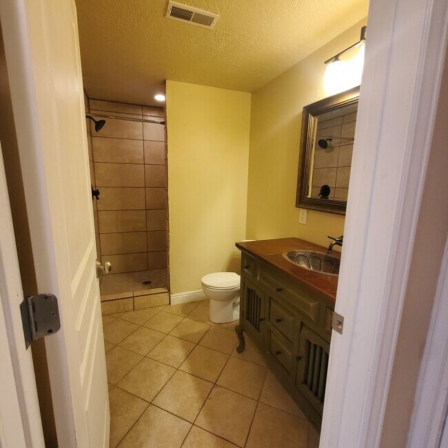 Building Photo - Incredible Lehi Townhouse