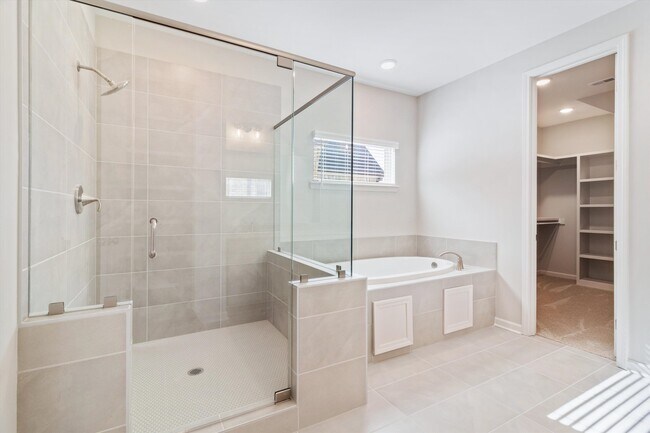 Building Photo - 584 Holden Dr