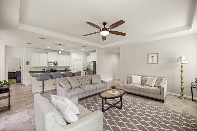 Building Photo - **Spacious 4-Bedroom, 3.5-Bath Home with Private Guest Suite and 3-Car Garage**