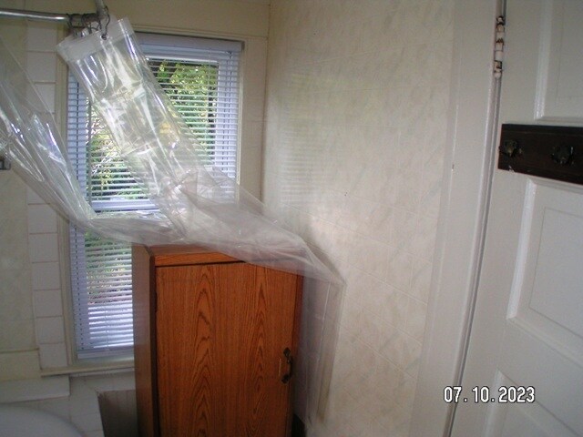 Building Photo - 2233 Buchanan Ave SW