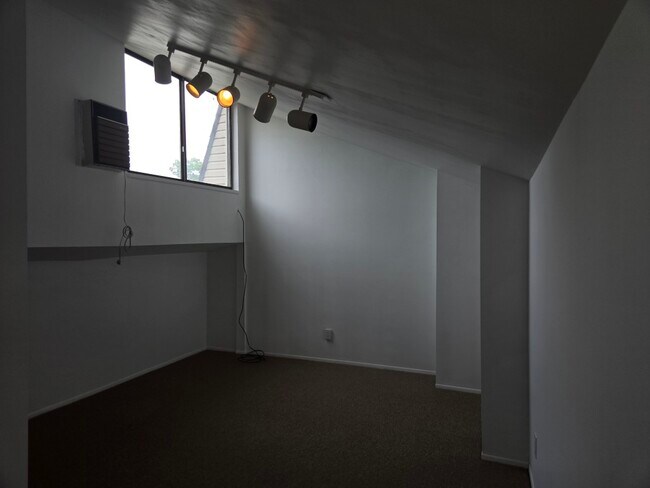 Building Photo - 6136 Palomino Ct
