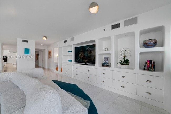 Building Photo - 5801 Collins Ave