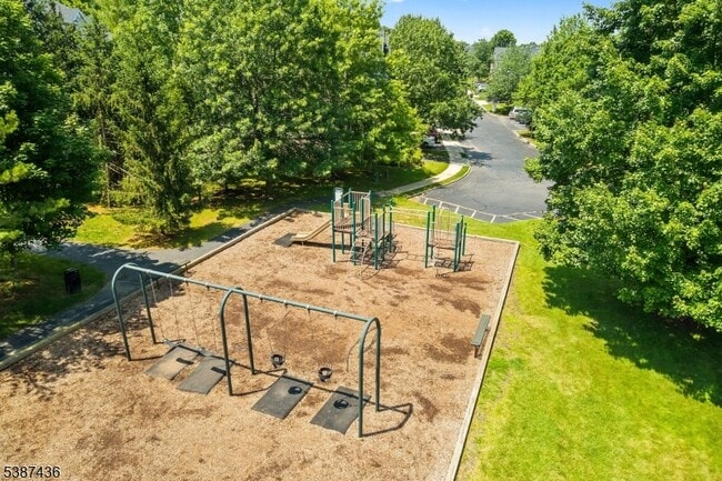 Building Photo - 43 Kennedy Ct