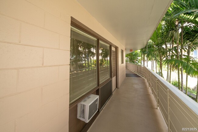 Building Photo - $1,790/ 1 BED / 1 BATH/ 1 PARKING IN MAKIKI