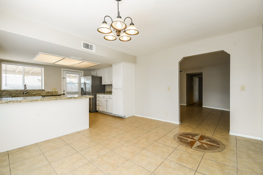 Building Photo - 503 W Cheyenne Dr