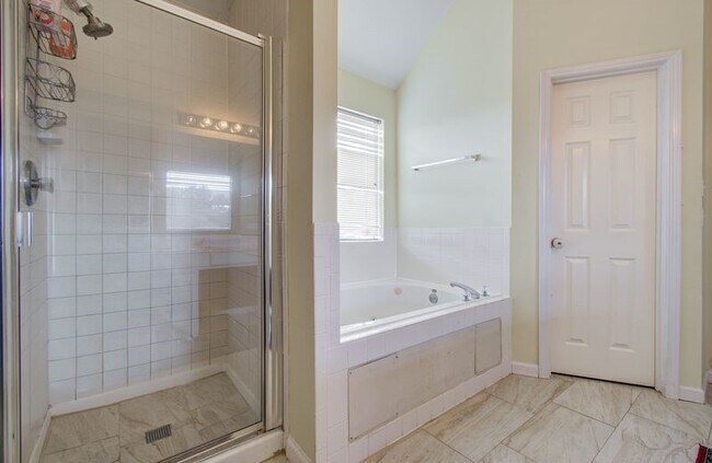 Building Photo - 3219 Leila Oaks Dr