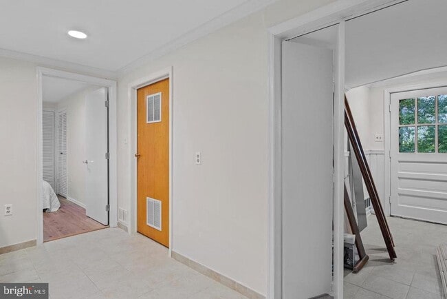 Building Photo - 2608 Sigmona St