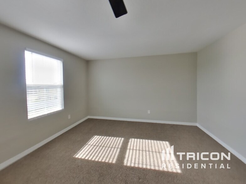 Building Photo - 5597 Raymond Way