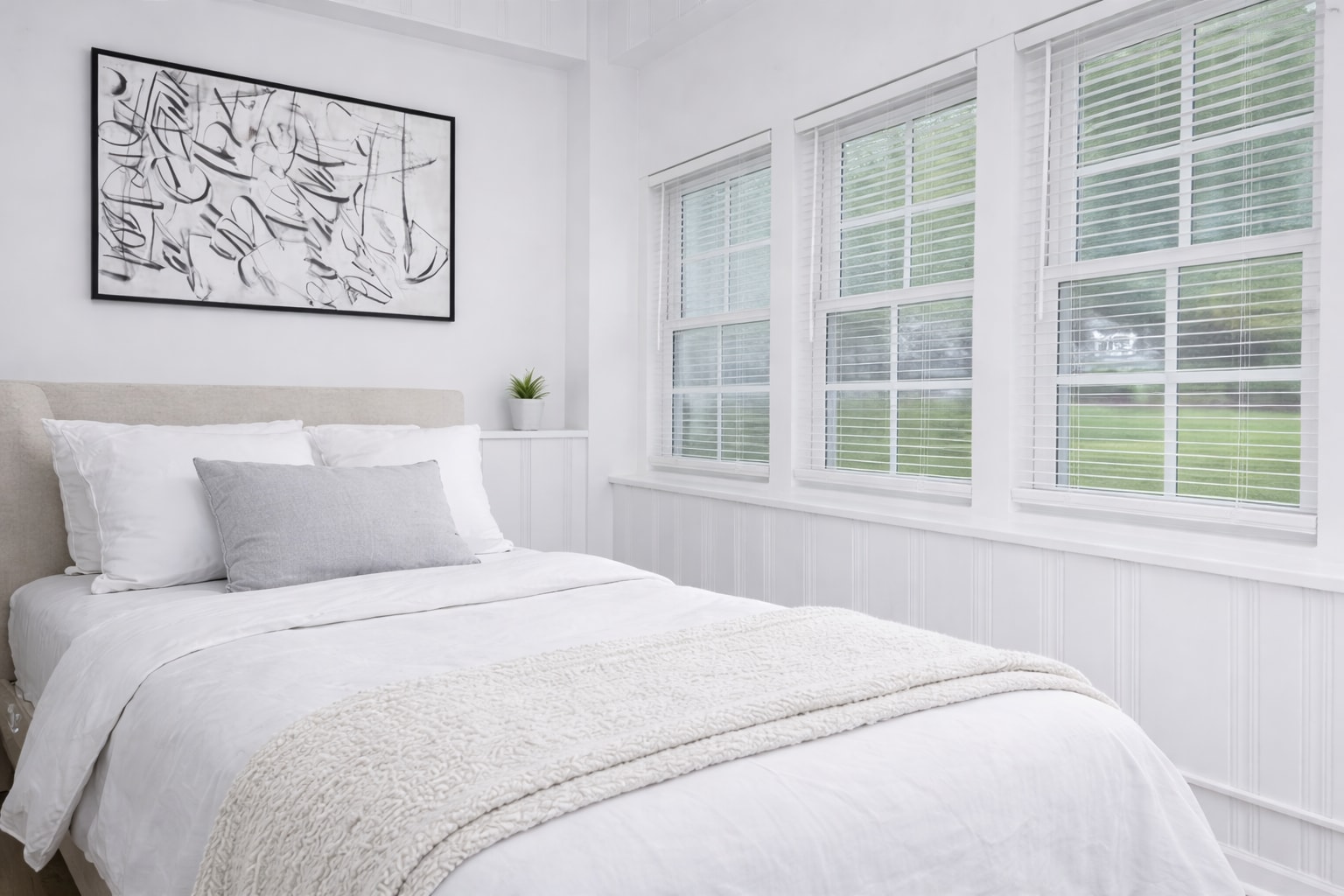 Building Photo - Room in House on Evans Dr SW